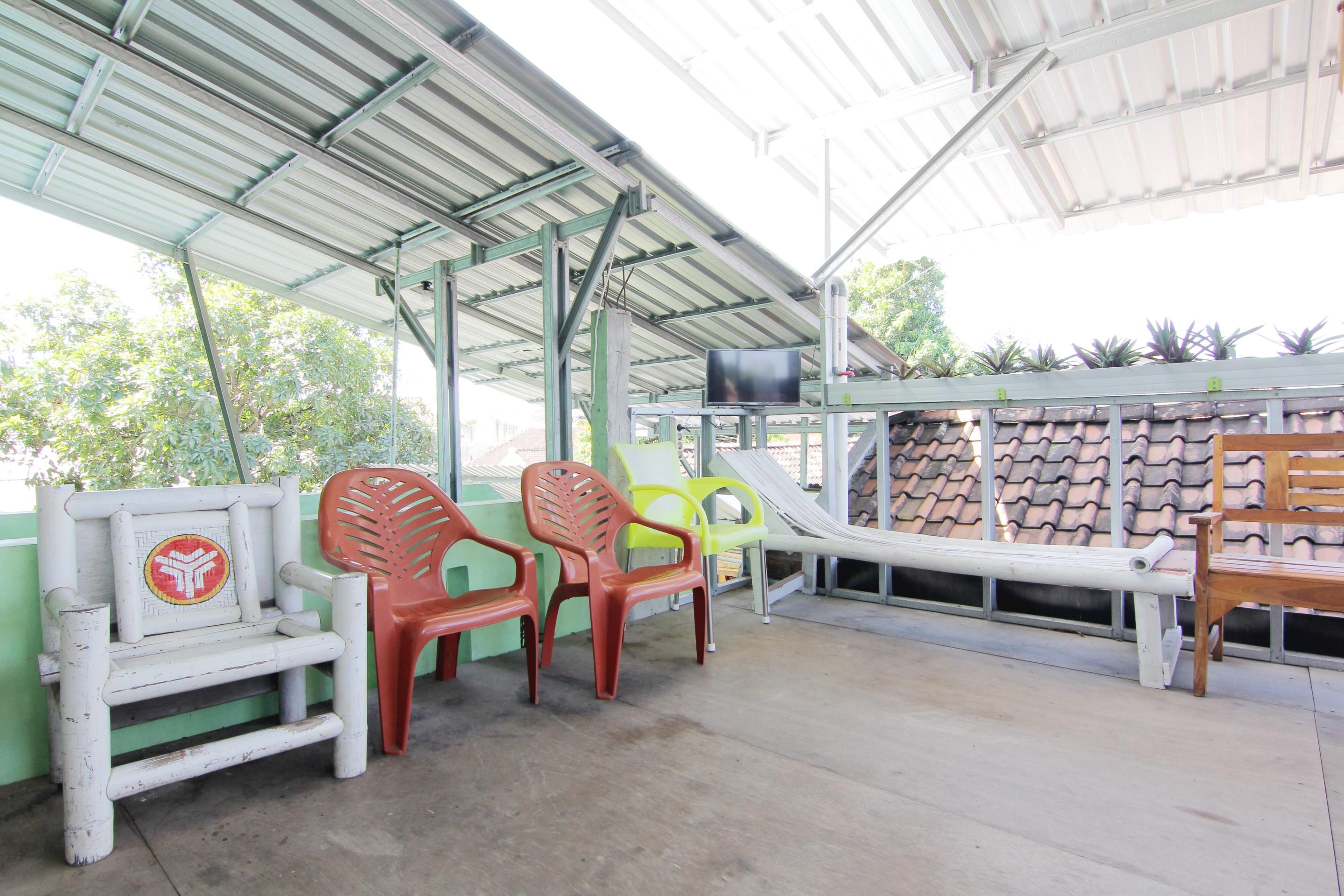 Tiga Dua Homestay Jogyakarta Zewnętrze zdjęcie