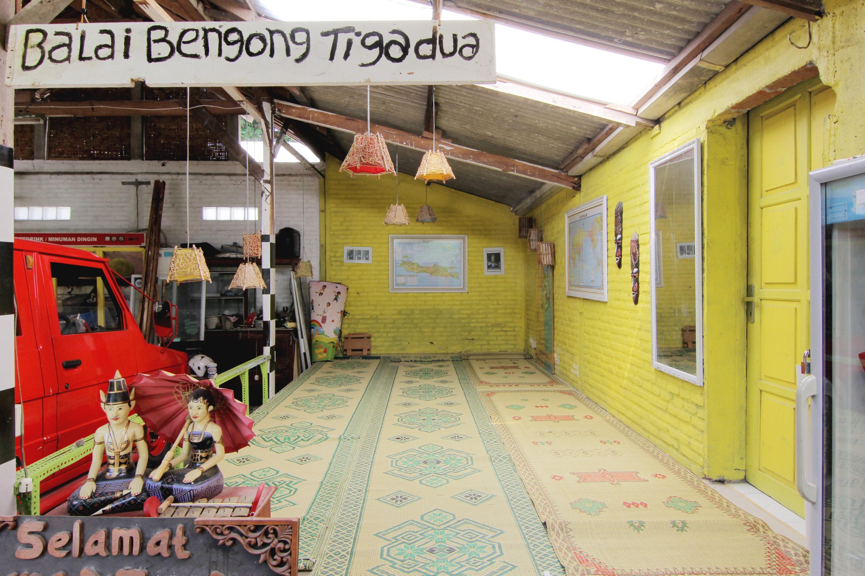 Tiga Dua Homestay Jogyakarta Zewnętrze zdjęcie