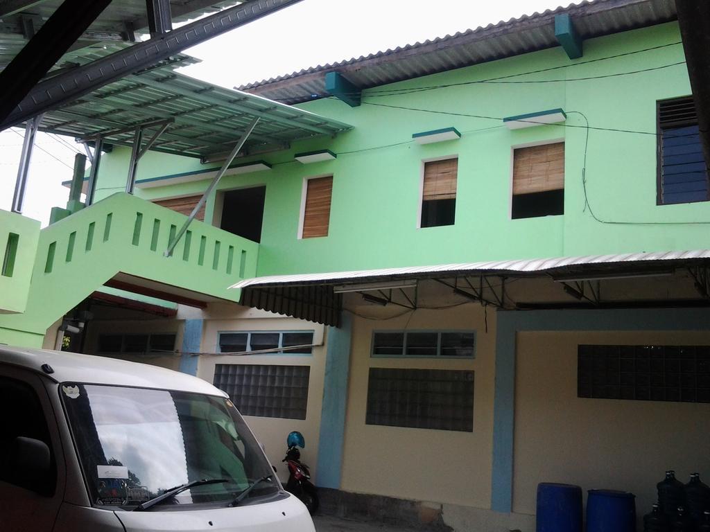 Tiga Dua Homestay Jogyakarta Zewnętrze zdjęcie