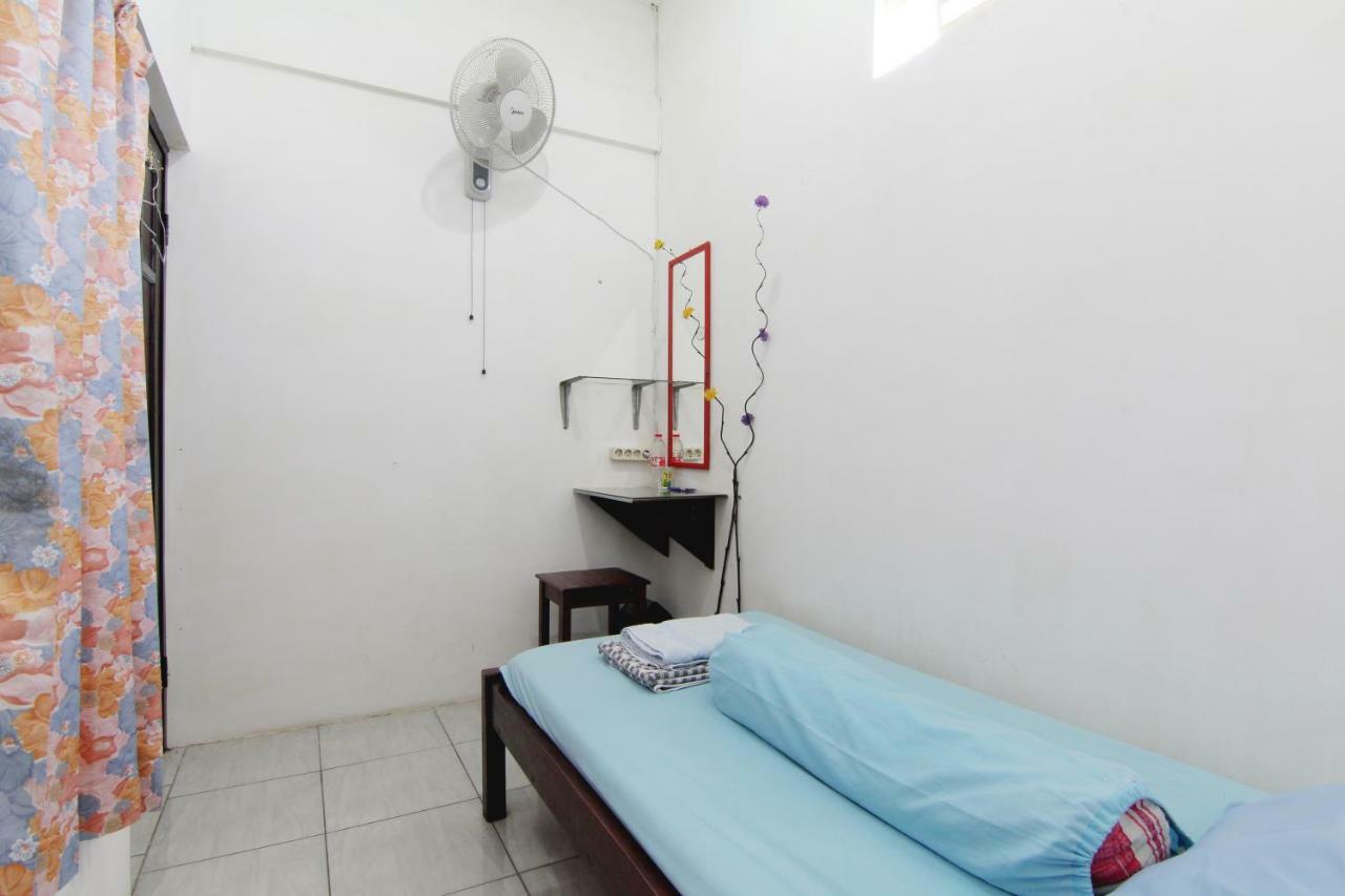 Tiga Dua Homestay Jogyakarta Zewnętrze zdjęcie