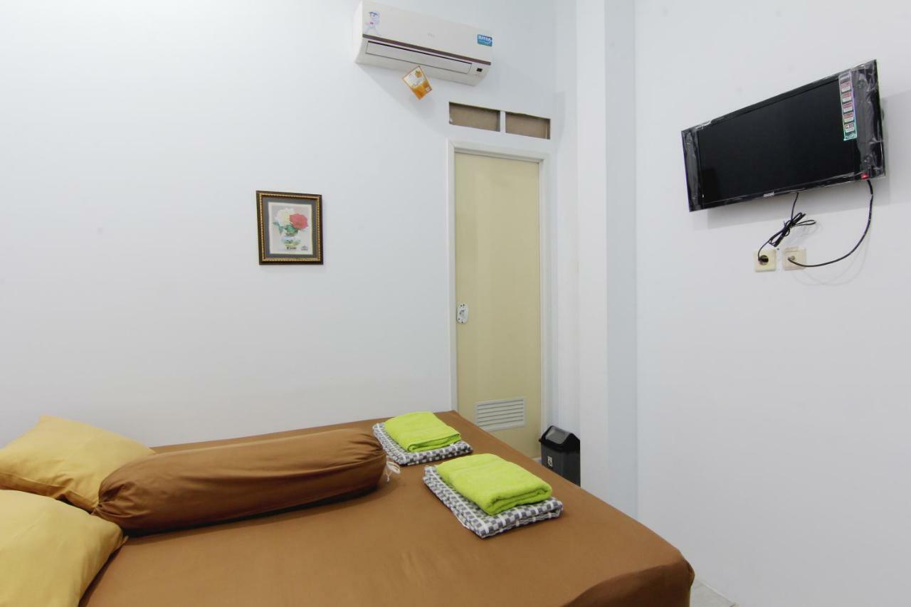 Tiga Dua Homestay Jogyakarta Zewnętrze zdjęcie