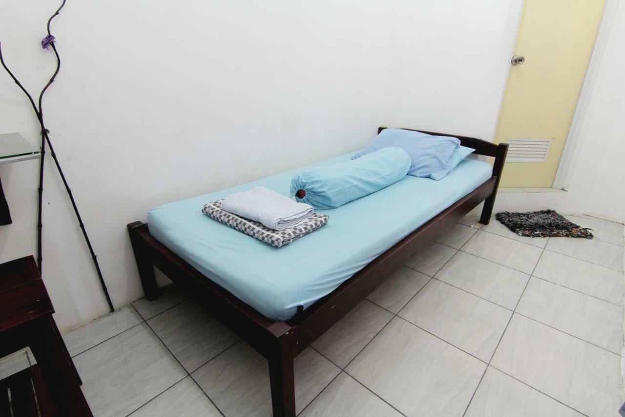 Tiga Dua Homestay Jogyakarta Zewnętrze zdjęcie