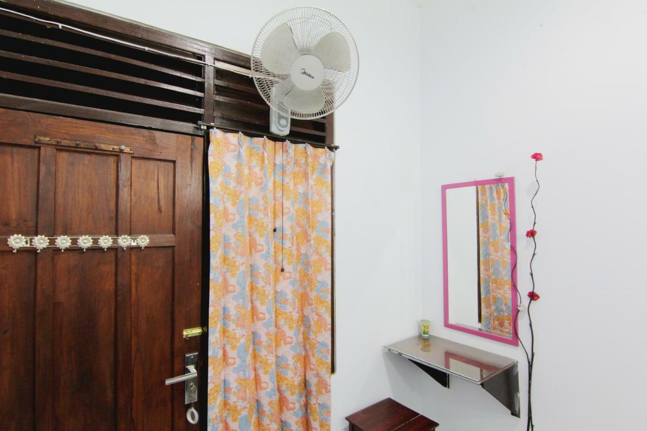 Tiga Dua Homestay Jogyakarta Zewnętrze zdjęcie